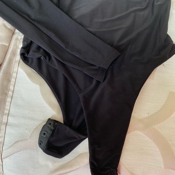 One shoulder Oring Black Bodysuit - Picture 3 of 4